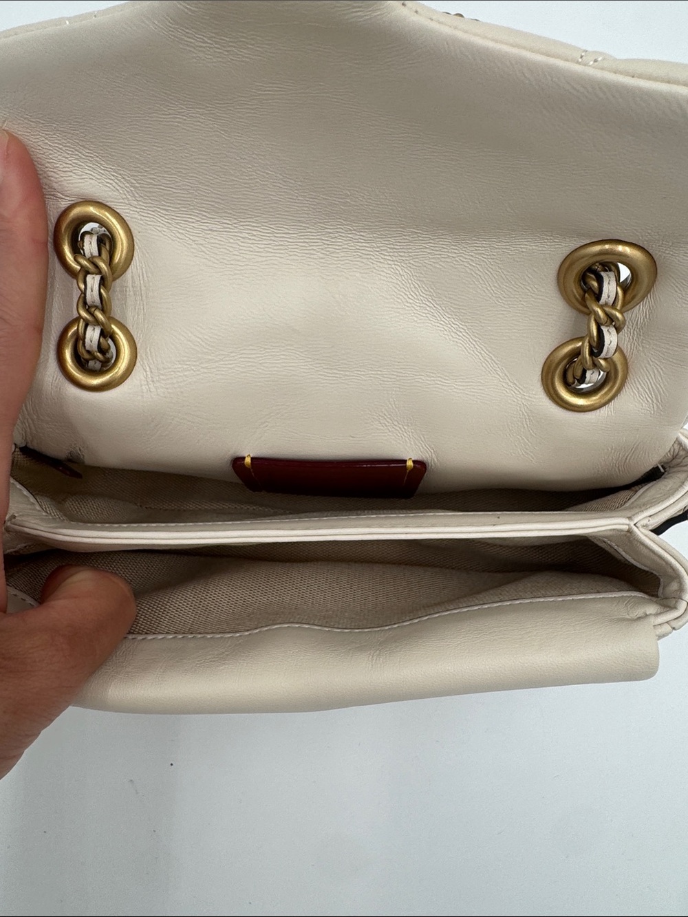 Coach Tabby Shoulder Bag 20
With Pillow Quilting - Picture 10 of 11